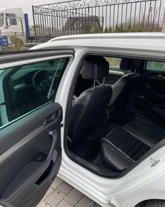 Volkswagen Passat cena 77000 przebieg: 195191, rok produkcji 2016 z Grodków małe 301